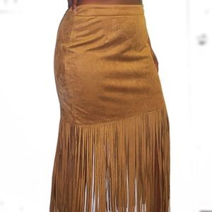 Fringe fall skirt